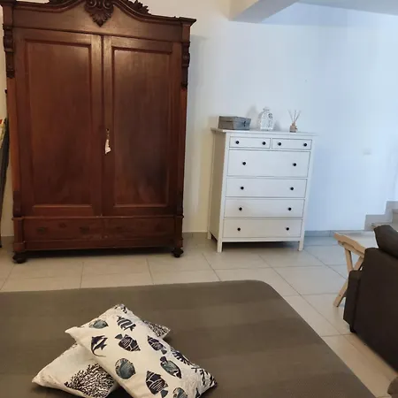 Clara's * אבולה